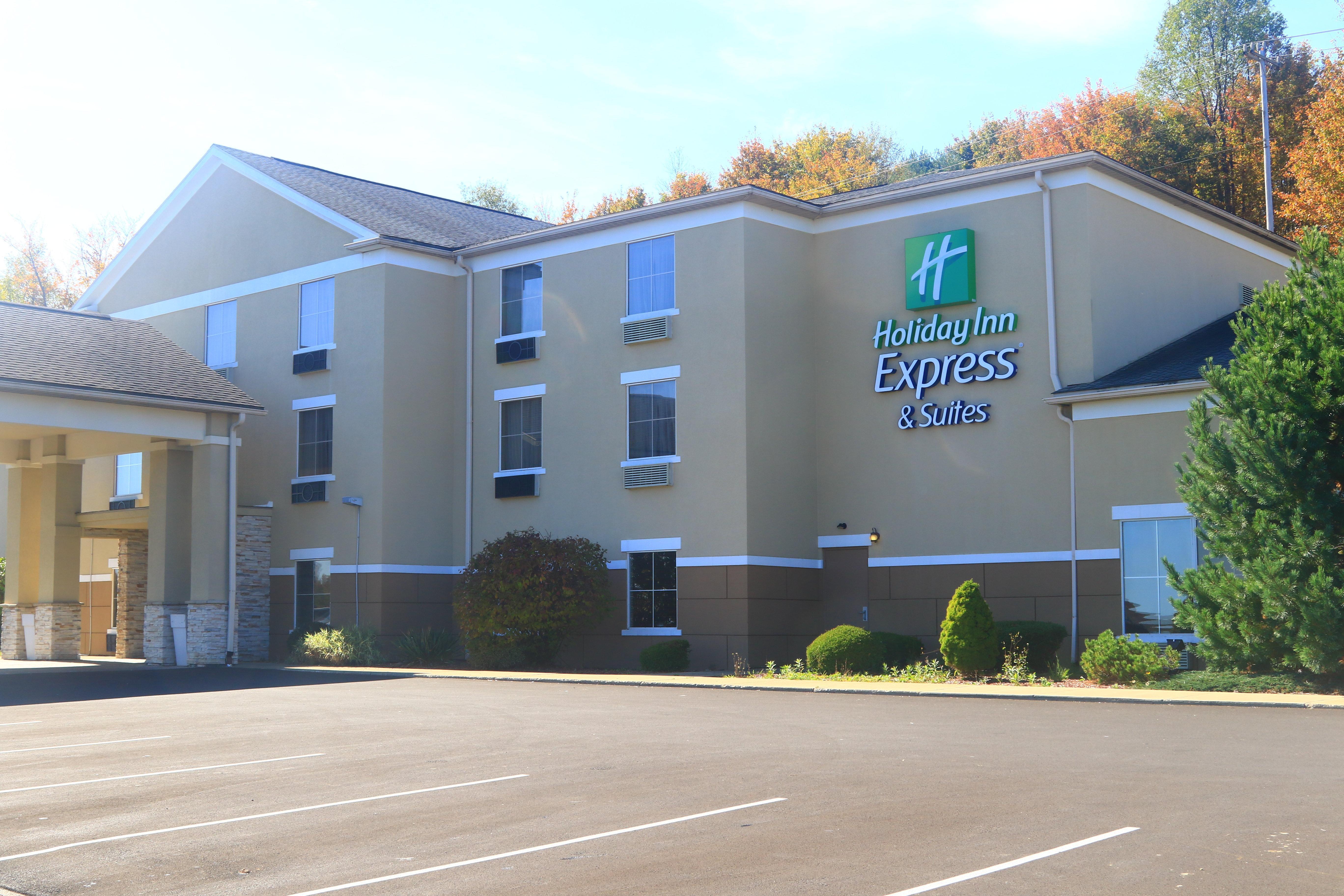 Holiday Inn Express & Suites St Marys By Ihg St. Marys Bagian luar foto