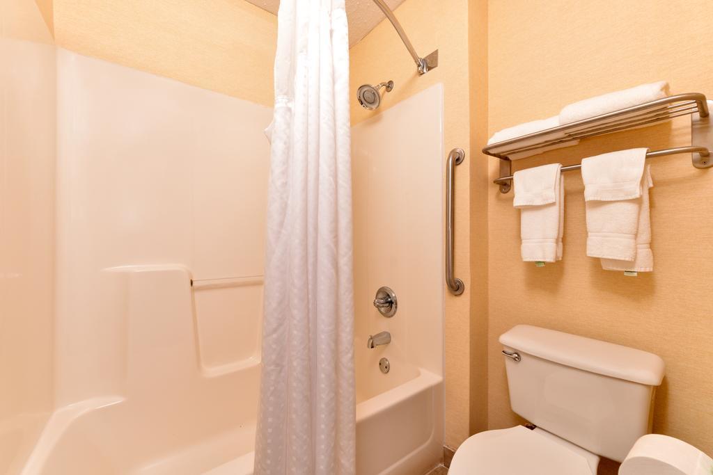 Holiday Inn Express & Suites St Marys By Ihg St. Marys Ruang foto